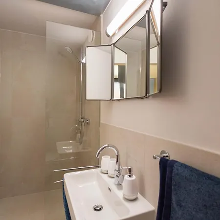 Lollipops-100qm-5bed-parken-view *